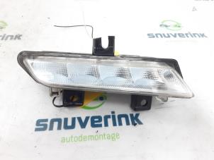 Used Daytime running light, right Renault Captur (2R) 0.9 Energy TCE 12V Price € 45,00 Margin scheme offered by Snuverink Autodemontage