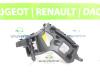 Rear bumper bracket, right from a Renault Captur (2R), 2013 0.9 Energy TCE 12V, SUV, Petrol, 898cc, 66kW (90pk), FWD, H4B408; H4BB4, 2015-03, 2R04; 2R05; 2RA1; 2RA4; 2RA5; 2RB1; 2RD1; 2RE1 2016
