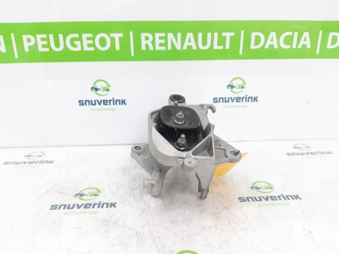 Engine mount from a Renault Megane IV Estate (RFBK) 1.3 TCE 160 16V 2021
