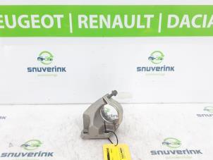 Używane Wspornik (rózne) Renault Megane IV Estate (RFBK) 1.3 TCE 160 16V Cena € 25,00 Procedura marży oferowane przez Snuverink Autodemontage