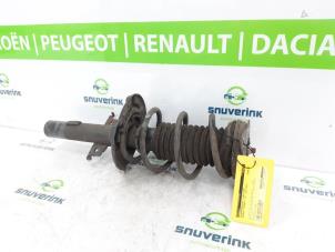Gebrauchte Stoßdämpferstrebe links vorne Renault Megane IV Estate (RFBK) 1.3 TCE 160 16V Preis auf Anfrage angeboten von Snuverink Autodemontage