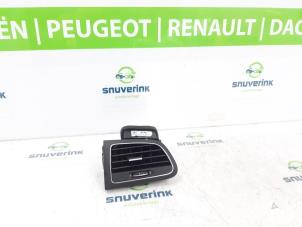 Gebrauchte Luftgitter Armaturenbrett Renault Megane IV Estate (RFBK) 1.3 TCE 160 16V Preis auf Anfrage angeboten von Snuverink Autodemontage