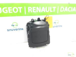Usagé Affichage tête haute Renault Megane IV Estate (RFBK) 1.3 TCE 160 16V Prix sur demande proposé par Snuverink Autodemontage