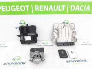 Usados Ordenador de gestión de motor Renault Megane IV Estate (RFBK) 1.3 TCE 160 16V Precio de solicitud ofrecido por Snuverink Autodemontage