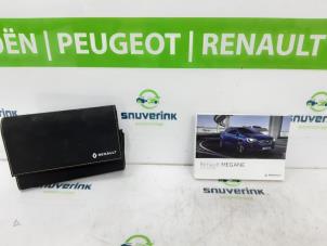 Usagé Livret d'instructions Renault Megane IV Estate (RFBK) 1.3 TCE 160 16V Prix € 25,00 Règlement à la marge proposé par Snuverink Autodemontage