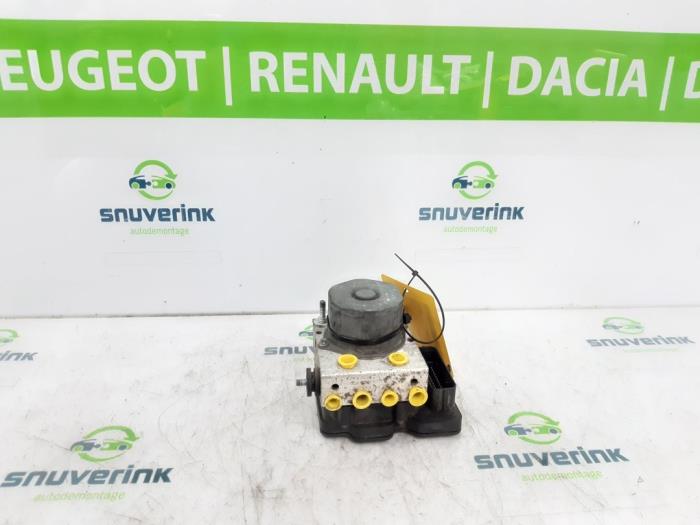 Usagé Bloc ABS Renault Twingo III (AH) 1.0 SCe 70 12V Prix € 112,49 Règlement à la marge proposé par Snuverink Autodemontage