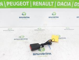Używane Wtyk pasa bezpieczenstwa lewy przód Renault Twingo III (AH) 1.0 SCe 70 12V Cena € 30,00 Procedura marży oferowane przez Snuverink Autodemontage