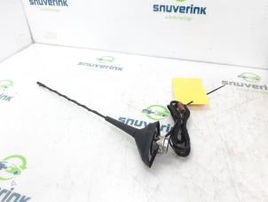 Used Antenna Renault Twingo III (AH) 1.0 SCe 70 12V Price on request offered by Snuverink Autodemontage