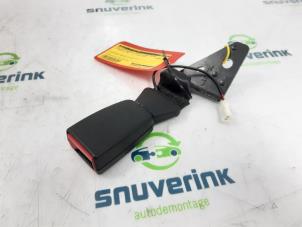 Used Rear seatbelt buckle, left Citroen C4 Cactus (0B/0P) 1.6 Blue Hdi 100 Price on request offered by Snuverink Autodemontage