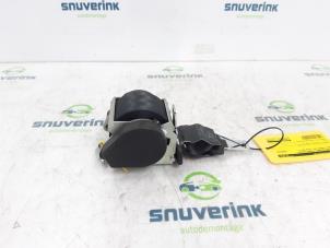 Używane Pas bezpieczenstwa srodkowy tyl Renault Scénic III (JZ) 1.5 dCi 110 Cena € 35,00 Procedura marży oferowane przez Snuverink Autodemontage