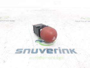 Used Panic lighting switch Renault Twingo (C06) 1.2 Price on request offered by Snuverink Autodemontage