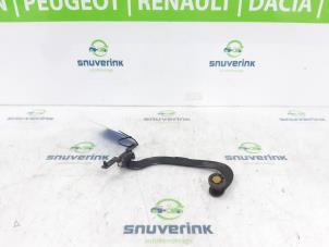 Used Sliding door roller, left Peugeot 1007 (KM) 1.4 HDI Price on request offered by Snuverink Autodemontage