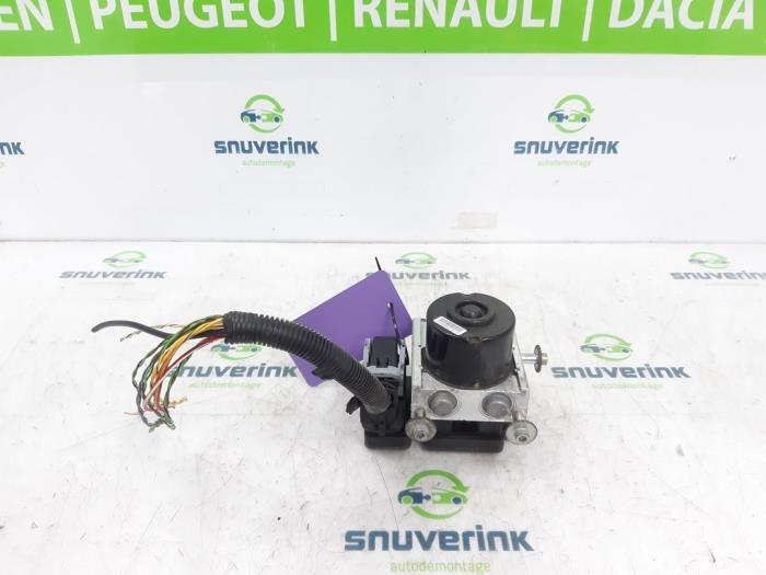 Begagnade ABS-pump Fiat Doblo Cargo (263) 1.3 D Multijet Pris € 163,34 Inklusive moms erbjuds av Snuverink Autodemontage