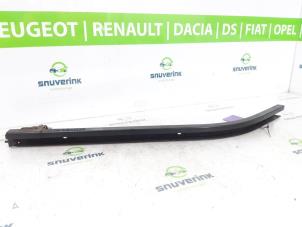Used Sliding door rail, right Fiat Doblo Cargo (263) 1.3 D Multijet Price on request offered by Snuverink Autodemontage
