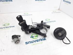 Used Ignition lock + key Fiat Doblo Cargo (263) 1.3 D Multijet Price on request offered by Snuverink Autodemontage