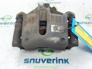 Used Front brake calliper, left Citroen C4 Berline (LC) 1.6 16V Price € 25,00 Margin scheme offered by Snuverink Autodemontage