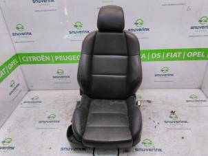 Używane Fotel prawy Peugeot 307 CC (3B) 2.0 16V Cena € 125,00 Procedura marży oferowane przez Snuverink Autodemontage