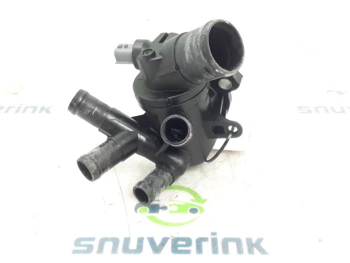 Thermostat housing from a Nissan Qashqai (J11) 1.2 DIG-T 16V 2017
