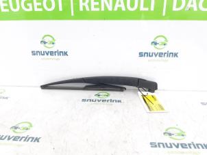 Used Rear wiper arm Nissan Qashqai (J11) 1.2 DIG-T 16V Price € 25,00 Margin scheme offered by Snuverink Autodemontage