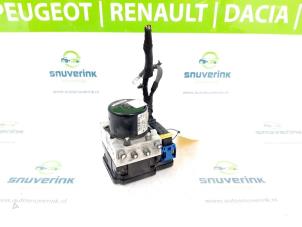 Used ABS pump Renault Megane III Grandtour (KZ) 1.5 dCi 110 Price € 175,00 Margin scheme offered by Snuverink Autodemontage