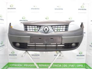 Usagé Pare-chocs avant Renault Scénic II (JM) 1.6 16V Prix € 150,00 Règlement à la marge proposé par Snuverink Autodemontage