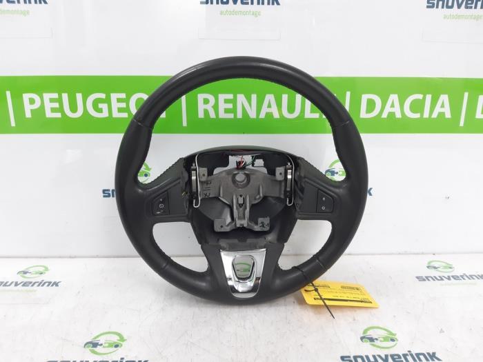 Volante de un Renault Megane III Grandtour (KZ) 1.5 dCi 110 2015