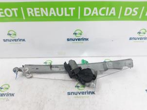 Gebrauchte Fenstermechanik 4-türig links vorne Renault Scénic II (JM) 1.6 16V Preis € 45,00 Margenregelung angeboten von Snuverink Autodemontage
