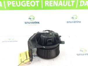 Used Heating and ventilation fan motor Renault Scénic II (JM) 1.6 16V Price € 35,00 Margin scheme offered by Snuverink Autodemontage