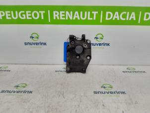 Used Air conditioning bracket Peugeot Partner (GC/GF/GG/GJ/GK) 1.6 HDI 75 16V Price € 50,00 Margin scheme offered by Snuverink Autodemontage