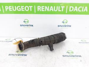 Usagé Tuyau d'aspiration air Renault Captur (2R) 1.2 TCE 16V EDC Prix sur demande proposé par Snuverink Autodemontage