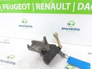 Used Gear-change mechanism Peugeot 307 SW (3H) 1.6 16V Price € 85,00 Margin scheme offered by Snuverink Autodemontage