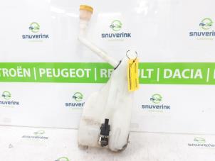 Usagé Réservoir lave-glace avant Renault Megane III Grandtour (KZ) 1.5 dCi 110 Prix € 25,00 Règlement à la marge proposé par Snuverink Autodemontage