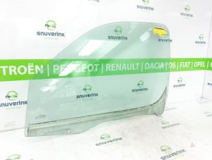 Usagé Vitre portière 2portes gauche Peugeot Partner 2.0 HDi Prix sur demande proposé par Snuverink Autodemontage