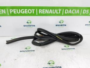 Used Tailgate seal Renault Kangoo Express (FW) 1.5 dCi 75 FAP Price € 36,30 Inclusive VAT offered by Snuverink Autodemontage