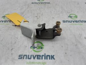 Used Sliding door roller, right Renault Kangoo Express (FW) 1.5 dCi 75 FAP Price € 48,40 Inclusive VAT offered by Snuverink Autodemontage