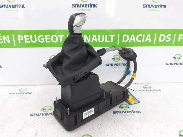 Usagé Levier de vitesse Peugeot 308 (L3/L8/LB/LH/LP) 1.2 12V e-THP PureTech 110 Prix € 51,00 Règlement à la marge proposé par Snuverink Autodemontage