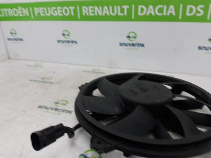 Używane Silnik wentylatora Peugeot 5008 I (0A/0E) 1.6 HDiF 16V Cena € 24,99 Procedura marży oferowane przez Snuverink Autodemontage