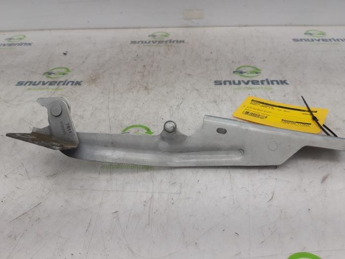 Bonnet Hinge from a Renault Kangoo Express (FW) 1.5 dCi 75 FAP 2017