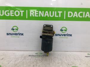 Używane Obudowa filtra paliwa Renault Laguna I (B56) 2.2 D RN,RT 12V Cena na żądanie oferowane przez Snuverink Autodemontage
