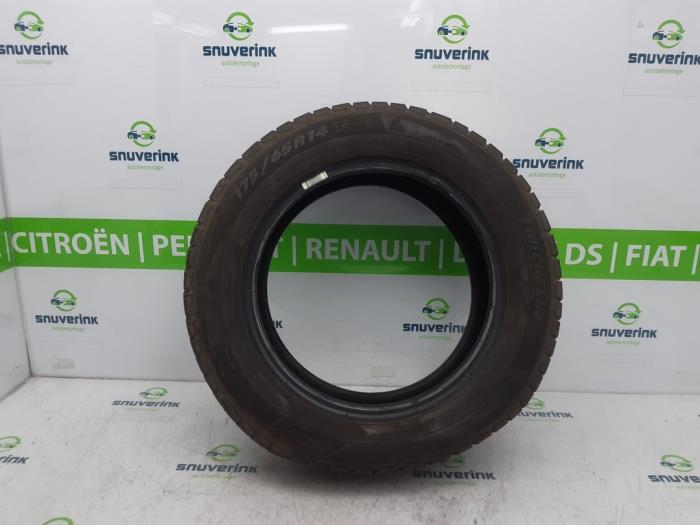 Używane Opona zimowa Cena € 24,98 Procedura marży oferowane przez Snuverink Autodemontage