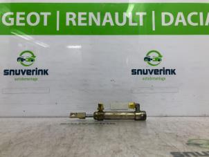 Usagé Cylindre toit cabrio Renault Megane (EA) 1.6i Prix sur demande proposé par Snuverink Autodemontage