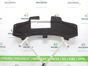 Gebrauchte Motorhaube Verkleidung Peugeot 207 CC (WB) 1.6 16V Preis auf Anfrage angeboten von Snuverink Autodemontage