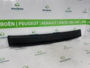 Used Parcel shelf Peugeot 207 CC (WB) 1.6 16V Price € 30,00 Margin scheme offered by Snuverink Autodemontage