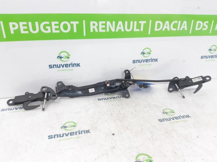 Używane Blokada dachu cabrio Peugeot 207 CC (WB) 1.6 16V Cena € 69,41 Z VAT oferowane przez Snuverink Autodemontage
