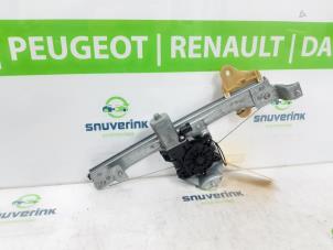 Usagé Mécanique vitre 4portes arrière droite Renault Captur (2R) 0.9 Energy TCE 12V Prix € 50,00 Règlement à la marge proposé par Snuverink Autodemontage