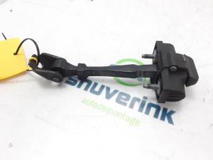 Used Rear door stop 4-door, left Renault Captur (2R) 0.9 Energy TCE 12V Price on request offered by Snuverink Autodemontage