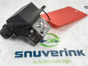 Używane Opornica wentylatora Citroen Berlingo 1.6 BlueHDI 75 Cena € 24,20 Z VAT oferowane przez Snuverink Autodemontage