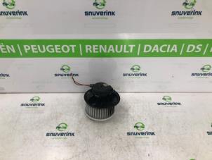 Gebrauchte Heizung Belüftungsmotor Renault Laguna II (BG) 1.8 16V Preis auf Anfrage angeboten von Snuverink Autodemontage