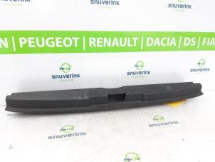Gebrauchte Zierleiste Renault Captur (2R) 0.9 Energy TCE 12V Preis auf Anfrage angeboten von Snuverink Autodemontage