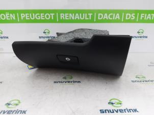 Used Glovebox Peugeot 207/207+ (WA/WC/WM) 1.6 16V GT THP Price € 60,00 Margin scheme offered by Snuverink Autodemontage